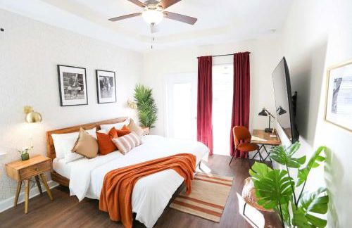 The Champion's Suite Newly Built Upscale Central - Photo 1