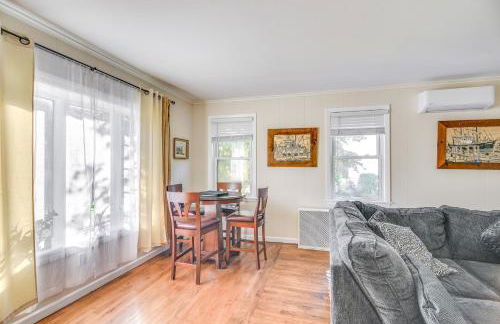 Lovely Westerley Home with Yard and Grill! - Foto 8