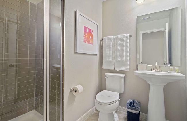 Stunning 4Bd Sleeps9 w Jacuzzi Close to Disney Compass Bay 5113 - Foto 12