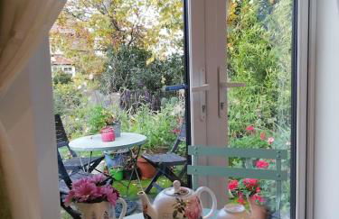 Rosehips at Kerensa, Naburn - Foto 3