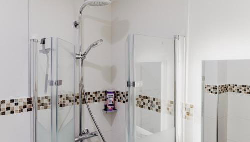 SK Apartments - Green - Foto 5, towels, Shower