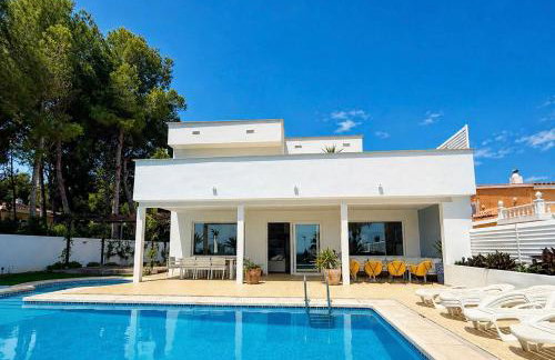 Preciosa villa con piscina, jardín y vistas al mar WIFI - Foto 73