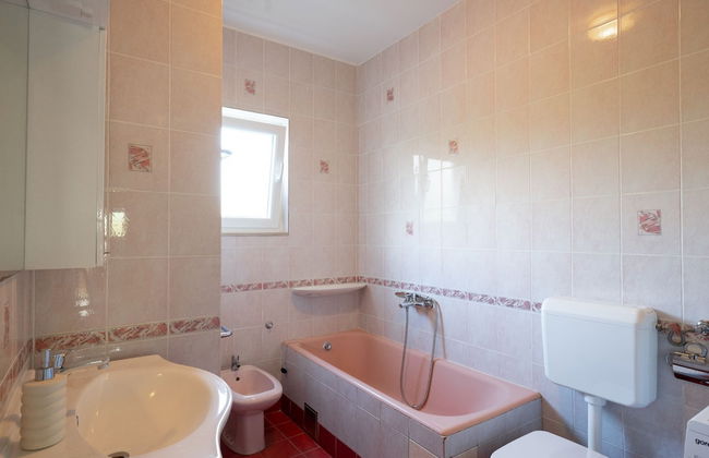 House Rose With Garden and Pool - Foto 17