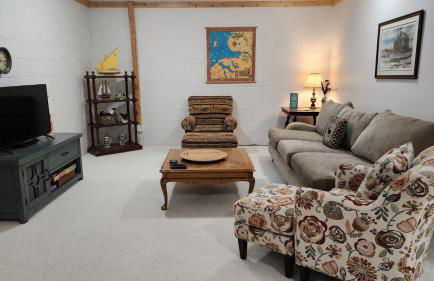 Woods Way Hideaway - minutes from Petoskey & Harbor Springs - close to beaches, skiing & more! - Foto 18