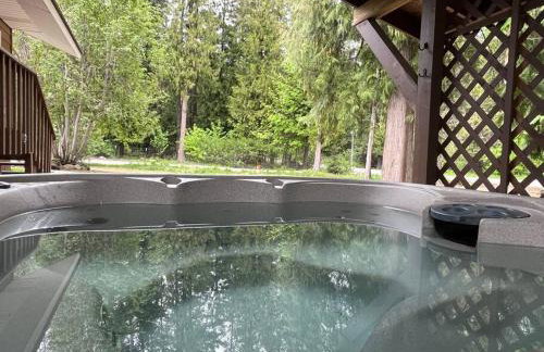 Vibrant Forest Retreat - Game Room, Spa, Fire Pit - Sleeps10 - Foto 5