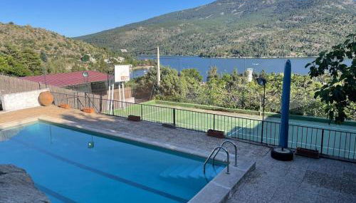 Villa con piscina, jacuzzi y basket junto al lago de El Burguillo - Photo 4