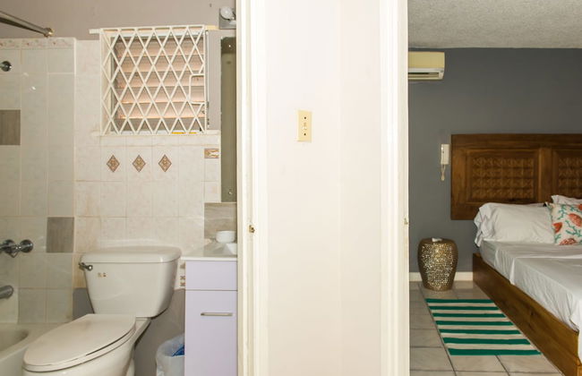 Kingston Most Centrally Located Two Bdrm - Foto 15