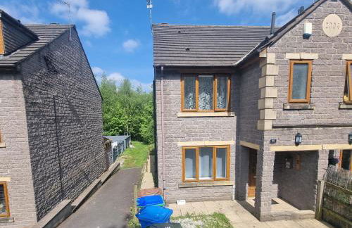 3 Bedroom House Perfect for Family Work Stays Easy Access to Manchester Oldham - Foto 29