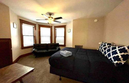 Vintage cute house 5 min from the beautiful Falls! - Foto 2