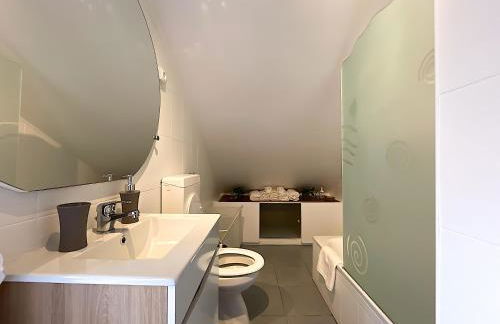 Cozy 3 Bedroom Apartment in Belem Lisbon 3 to 5 Guests - Photo 31