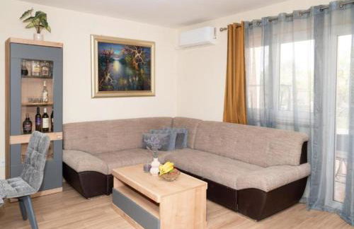 Five Bedroom Villa With Pool - Foto 1