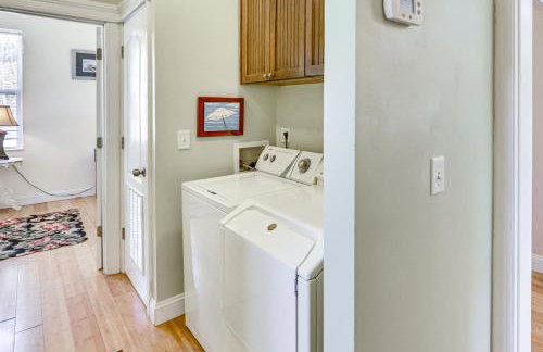 Lovely Carrabelle Home with Lake Views and Pool Access - Foto 18