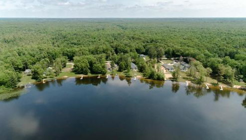 Expansive Lakefront Home with Private Dock - Foto 5