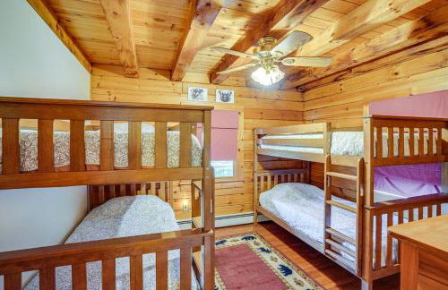 Spacious Wilmington Cabin Walk to Lake - Foto 15