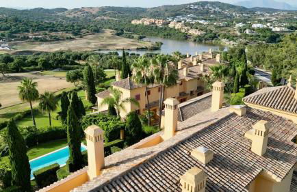 Chalet Adosado for Rent in Sotogrande - Foto 1