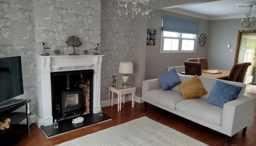 3 Bed 2 Bath Cottage with private parking and garage - Foto 4