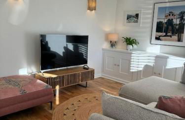Harbourside garden flat with parking - Photo 22