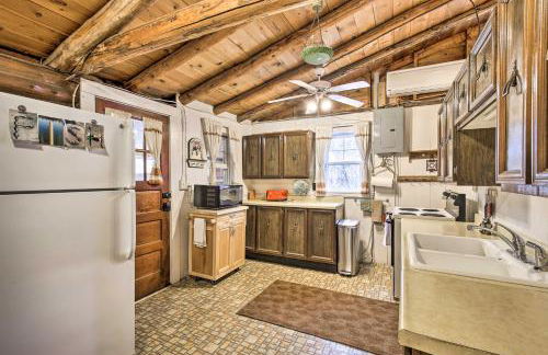 Lakefront 1930s Log Cabin with Dock and Fire Pit! - Foto 6