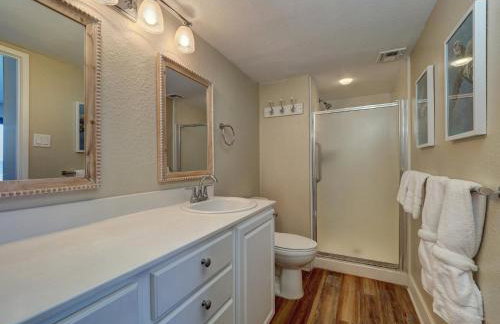 On the Beach Beachfront Condo Direct View & Access to Beach Heated Pool Island House Condominiums Unit 113 - Foto 9