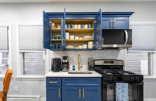 Modern Escape 3BR Apt with Parking - Foto 11