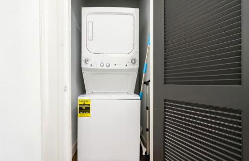 Vibrant 2BR Stay Pool, Sauna and Lounge - Foto 19