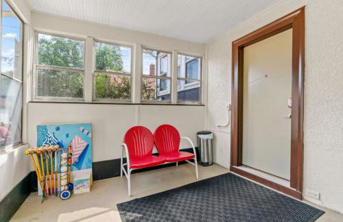 Lowry Parlour - Photo 40