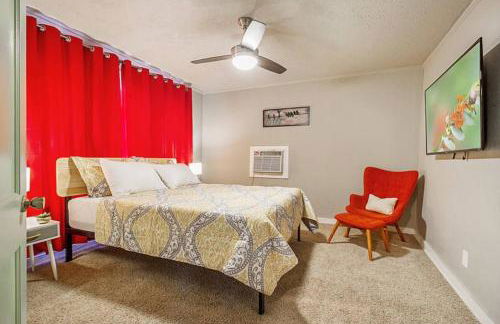 Cozy & Comfy - Few blocks away from Plaza District - Foto 12