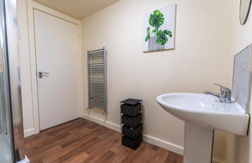 Serene 2BR Retreat Perfect for Long Stays - Foto 21