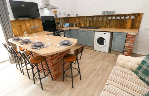 Woodpecker - Photo 6