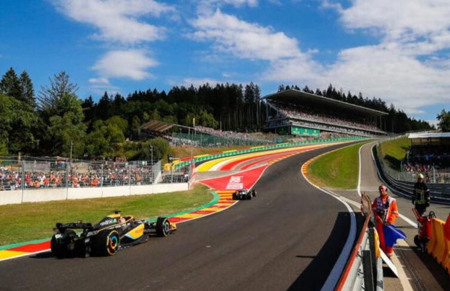 Opulent Holiday Home in Spa with Sauna, Hot Tub, Playroom - Photo 35