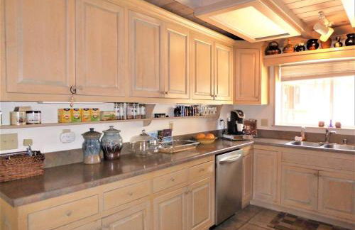 Dream Getaway-Secluded Hot Spa-Walk to Village-Walk to Pineknot Trailhead-Plus King Bed! - Foto 14