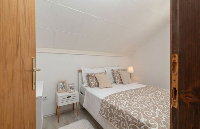 Hillside Villa in Trogir With Pool, Terrace, and Stunning City View - Foto 7