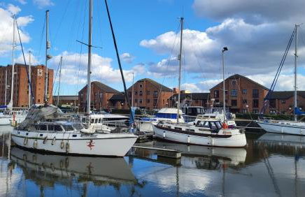 Peaceful Waterfront Apartment, Private Parking, Hull Marina - Foto 34
