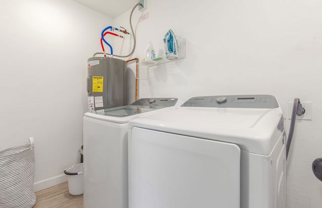 The Melrose ASU Pool Workspace Firepit - Photo 32