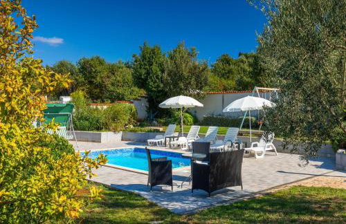 Holiday Home in Segotici With Private Pool - Foto 5