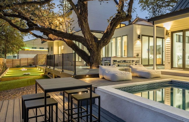 Modern Retreat w/ Pool, Guest House & Deck Lounge Henley by Avantstay - Foto 45