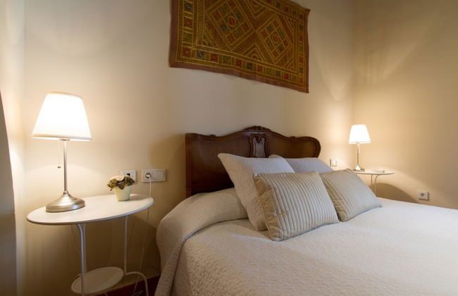 Apartamentos Los Patios de la Judería - Photo 22