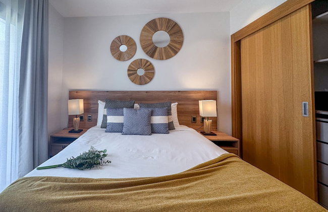 Exclusive Penthouse With Picuzzi Steps From Beach - Foto 46