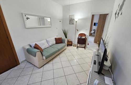 La CasEtta Bilocale Centrale con Terrazza ParkFree Wifi MiniPC PS4 AC - Foto 8