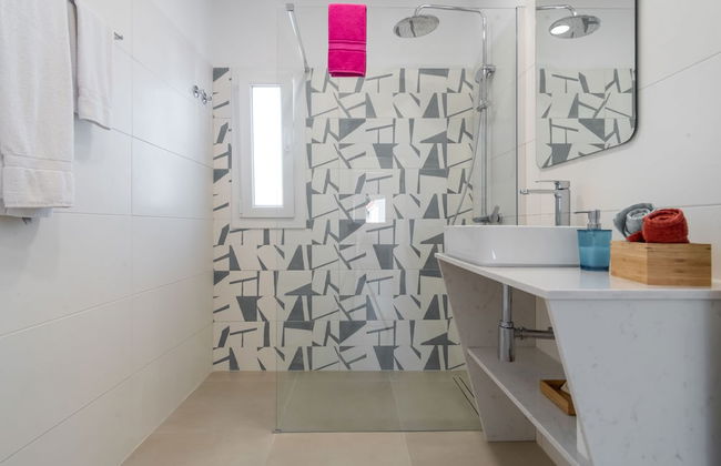 LV Premier LA2 Pool AC Garden sea View - Foto 29