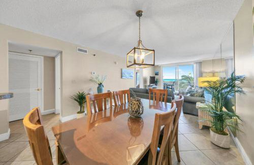Destin on the Gulf 205 - Updated Gulf Front Property with Free Beach Service - Foto 14