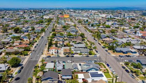 Modern Urban Escape Rooftop & Walkable Fun - Foto 5