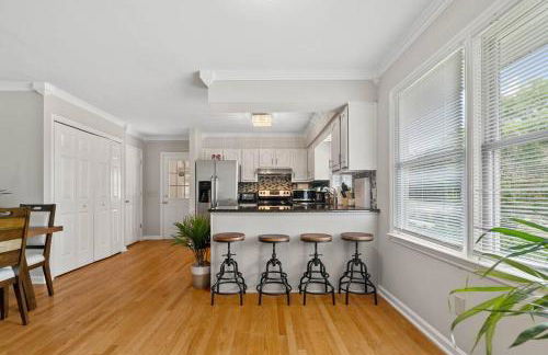 Cozy Lake Home - Jacuzzi King Bed Marina Access - Foto 10