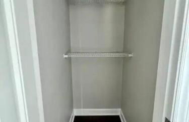Gated 2BR Condo I 5 min Uptown - Foto 2