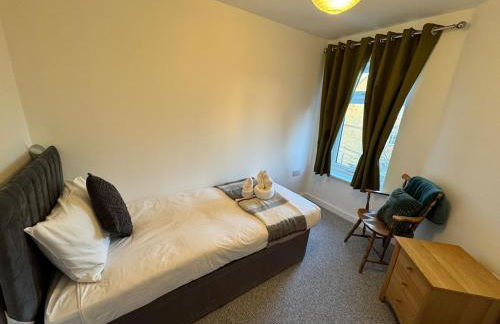 5 Town centre, entire flat, free parking king bed - Foto 18