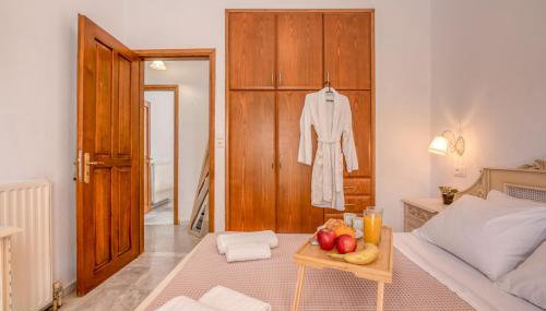 Achilleas Deluxe House-Jacuzzi - BBQ - Foto 5, towels, wardrobe