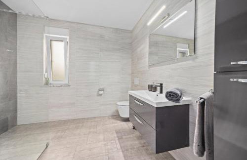 SPECIAL OFFER! NEW LUXURY APARTMENT with pool, fitness, outdoor bar&grill - Foto 20