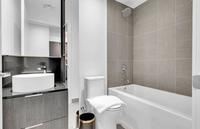 Modern suite steps to port credit Go - Foto 13