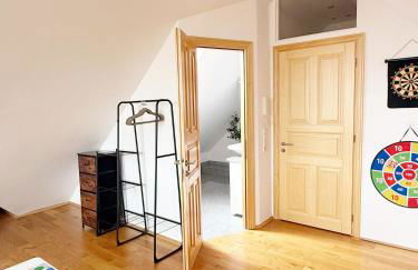 Luxuriöse Ferienvilla mit Garten, Gaming Zone & Netflix - Foto 31