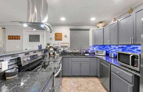 The Hummingbird House, Sauna & Mountain Views! - Foto 12